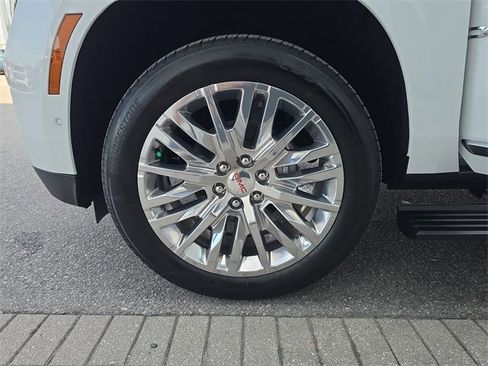 New 2026 GMC Yukon Denali w/ Sun & Power Step Package image 31