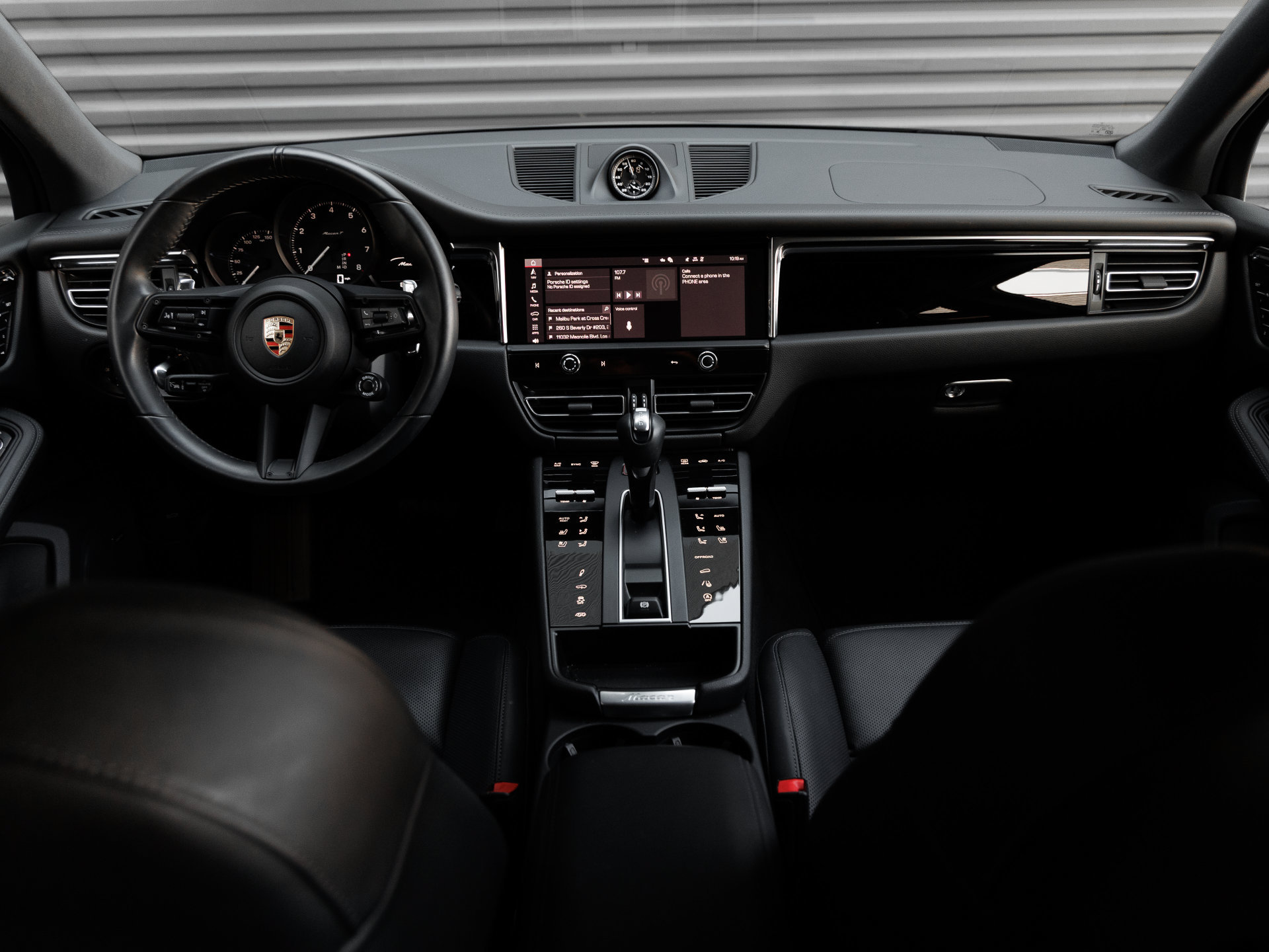 Certified 2026 Porsche Macan Turbo AWD/4WD image 16