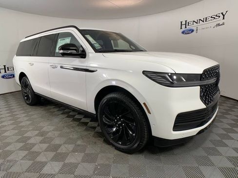 New 2025 Lincoln Navigator L Reserve w/ Jet Appearance Package image 10