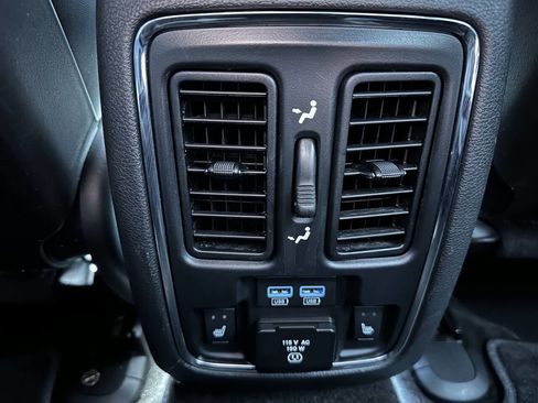 Used 2015 Jeep Grand Cherokee Limited AWD/4WD image 38