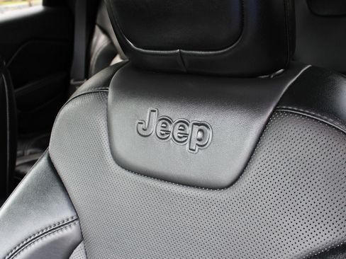 Used 2022 Jeep Cherokee Latitude Lux AWD/4WD image 17