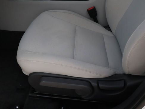 Used 2025 Hyundai Kona SE FWD image 13