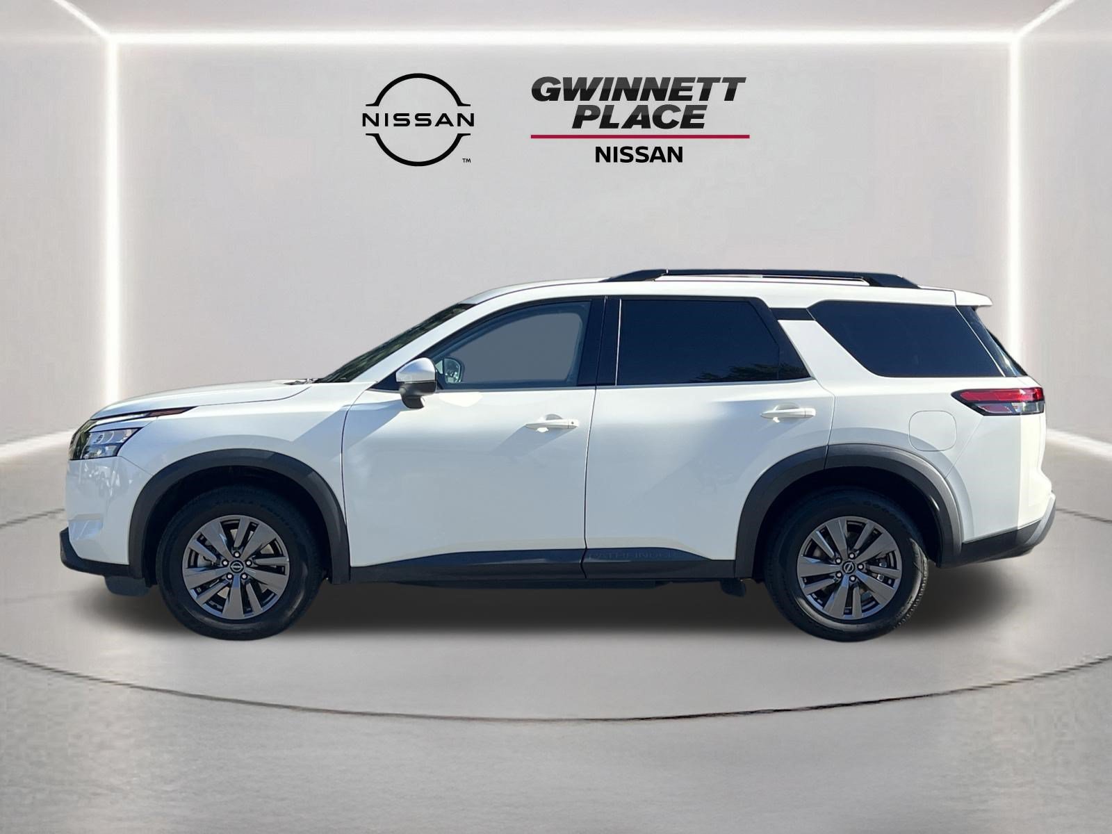 Used 2024 Nissan Pathfinder SV FWD image 22