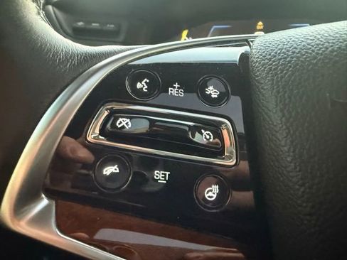 Used 2015 Cadillac Escalade Premium image 22
