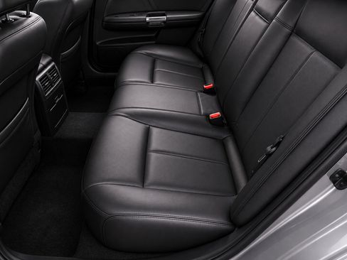 Used 2009 INFINITI M35 x w/ Technology Pkg AWD/4WD image 7