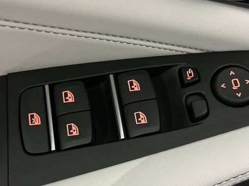 Used 2026 BMW X5 xDrive40i w/ Premium Package image 13