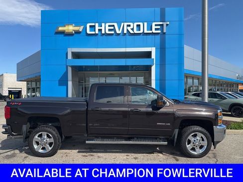 Used 2018 Chevrolet Silverado 2500 LT w/ LT Convenience Package AWD/4WD image 2