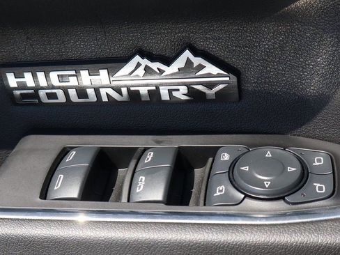 Used 2024 Chevrolet Silverado 1500 High Country w/ Technology Package AWD/4WD image 17