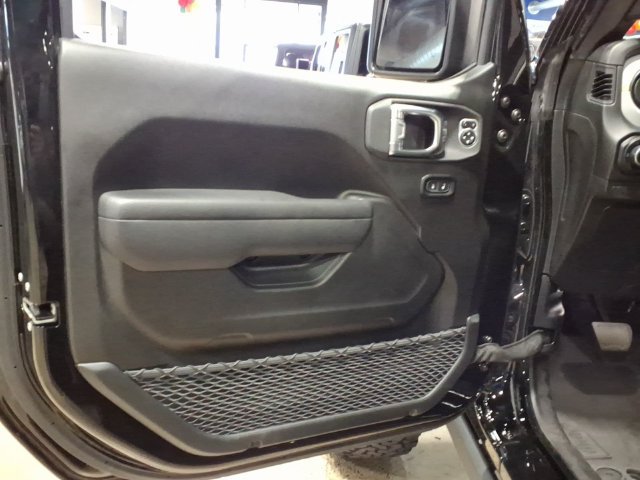 Used 2025 Jeep Wrangler Unlimited Sport AWD/4WD image 12