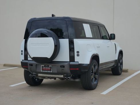 New 2026 Land Rover Defender 110 V8 image 4