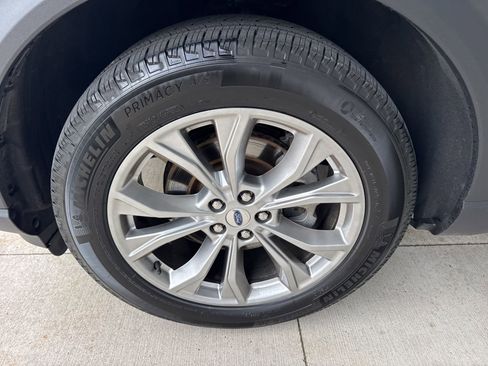 Certified 2024 Ford Explorer Limited w/ Limited Technology Package image 19