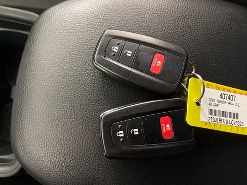 Used 2020 Toyota RAV4 XLE image 26