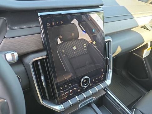 Used 2025 GMC Acadia Denali w/ Super Cruise Package image 13