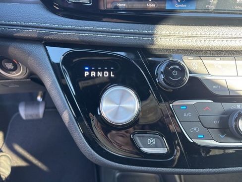 New 2026 Chrysler Pacifica Select image 23