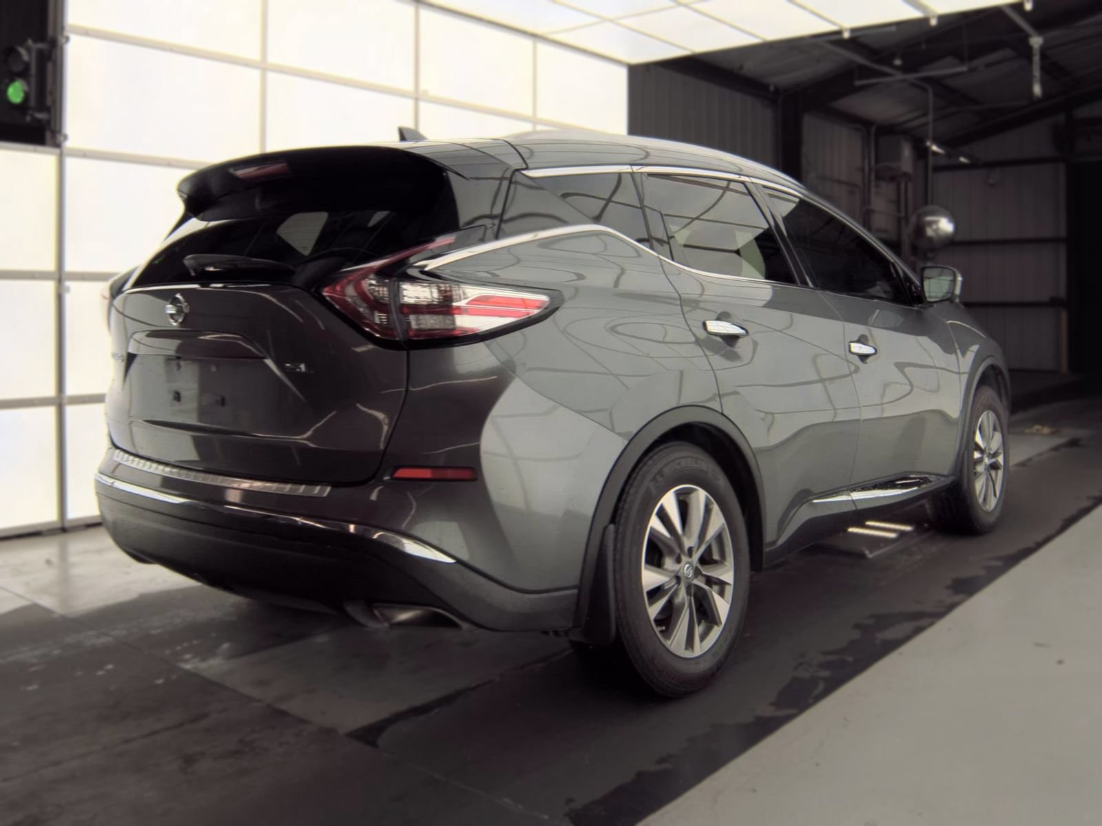 Used 2018 Nissan Murano SL w/ Moonroof Package FWD image 3