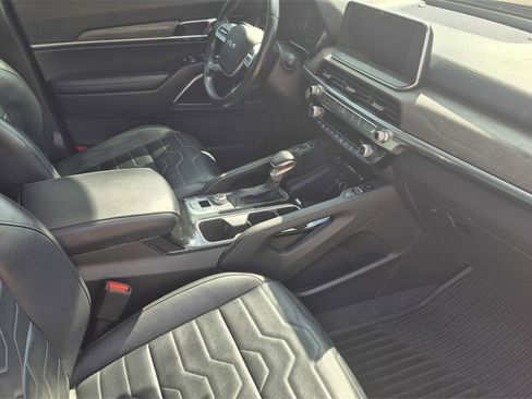 Used 2022 Kia Telluride SX w/ SX Prestige Package image 16
