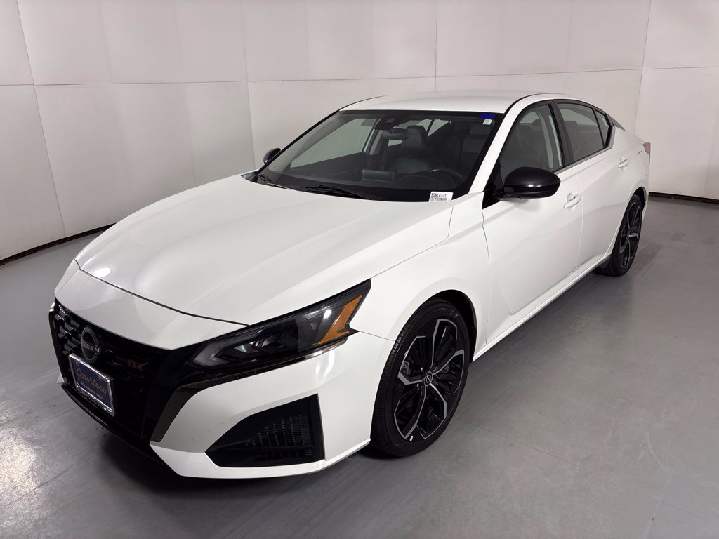 Used 2024 Nissan Altima 2.5 SR FWD image 4