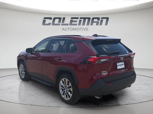 Used 2019 Toyota RAV4 XLE Premium w/ Cold Weather Package AWD/4WD image 3