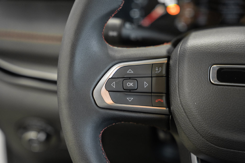 Certified 2025 Jeep Compass Trailhawk AWD/4WD image 31