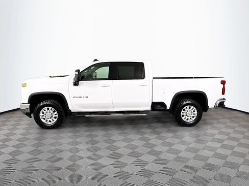 Used 2025 Chevrolet Silverado 2500 LT AWD/4WD image 4