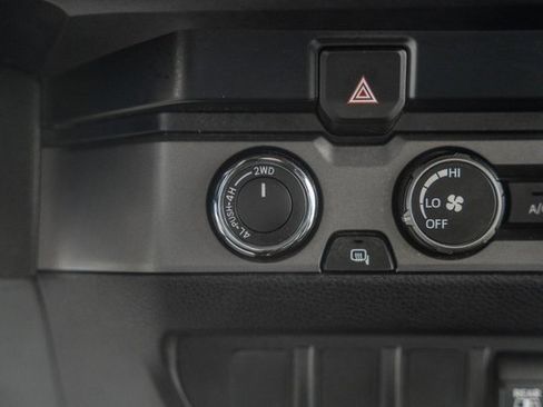 Used 2019 Toyota Tacoma TRD Off-Road image 28