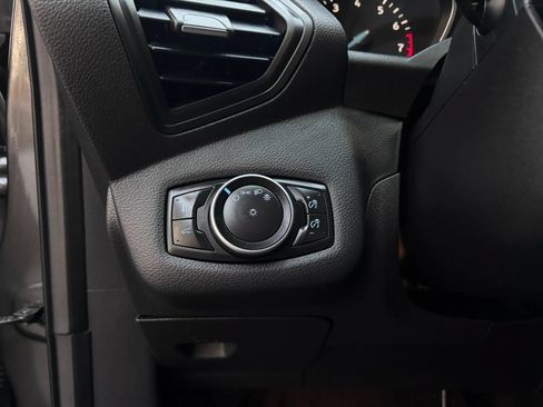 Used 2017 Ford Escape SE w/ Equipment Group 201A AWD/4WD image 12