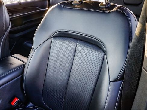 Used 2024 Jeep Grand Cherokee L Limited w/ Luxury Tech Group II image 31