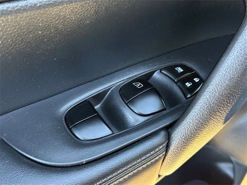 Used 2017 Nissan Rogue SV image 20