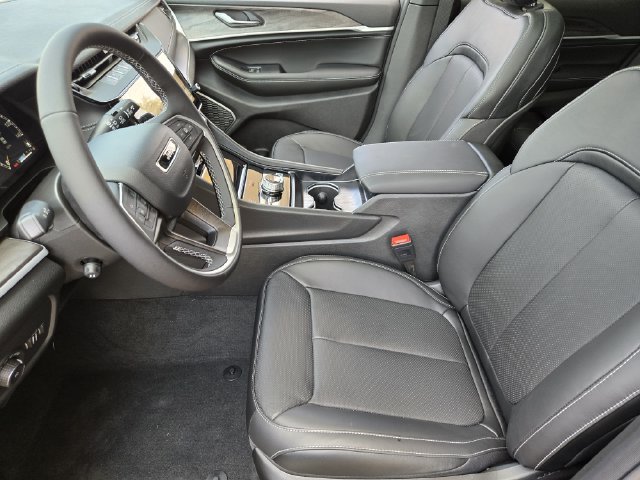 New 2027 Jeep Grand Cherokee Limited AWD/4WD image 8