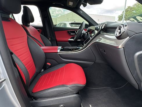 Used 2024 Mercedes-Benz GLC 43 AMG 4MATIC image 26