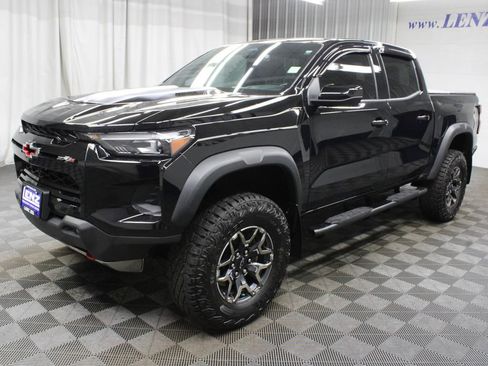 Used 2026 Chevrolet Colorado ZR2 w/ Technology Package AWD/4WD image 9