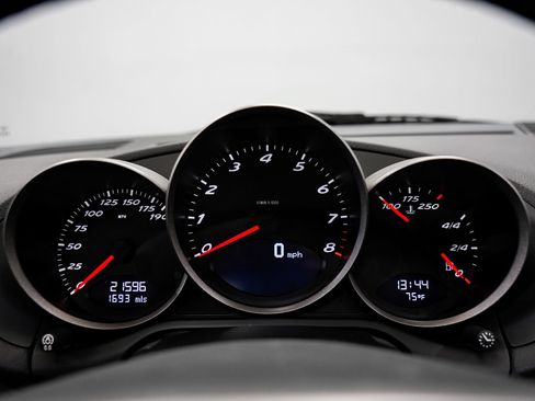 Used 2011 Porsche Boxster Spyder RWD image 11