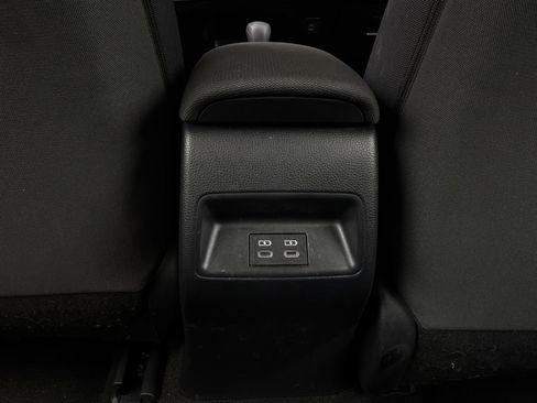Used 2025 Toyota Corolla LE FWD image 12