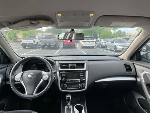 Used 2018 Nissan Altima 2.5 SV FWD image 4