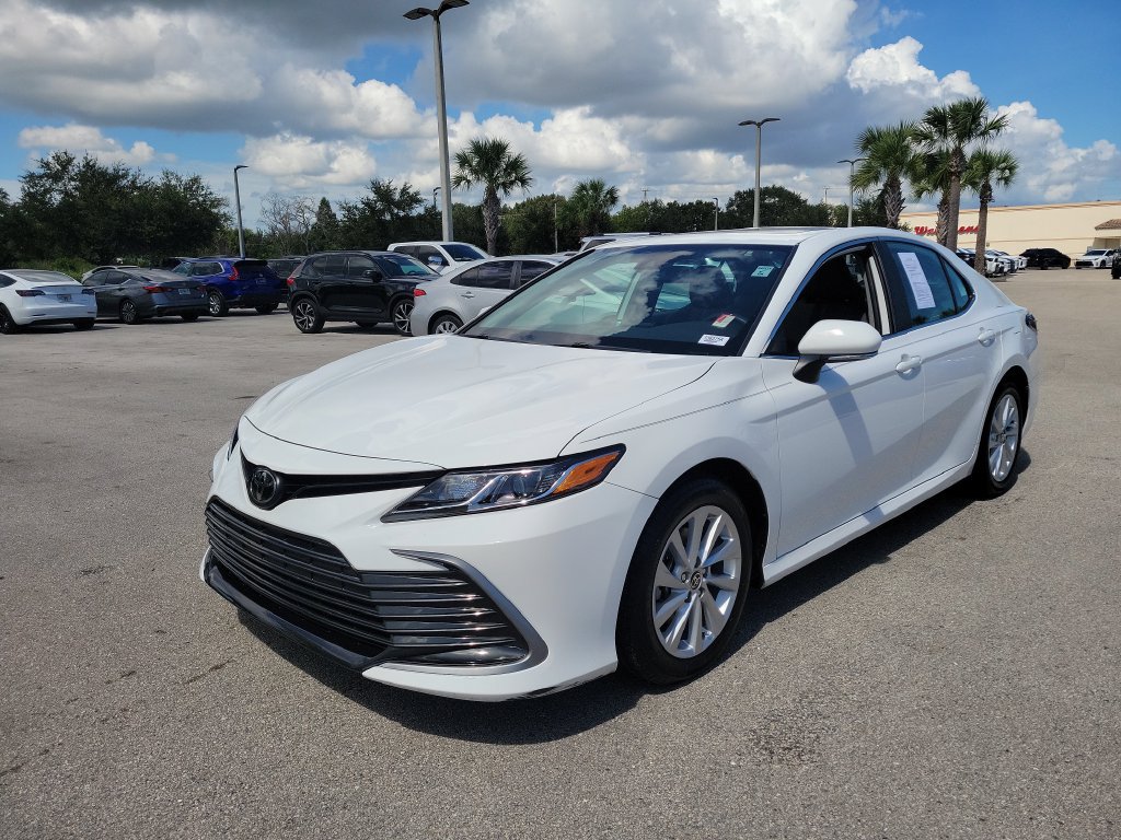 Used 2024 Toyota Camry LE w/ Convenience Package FWD image 31