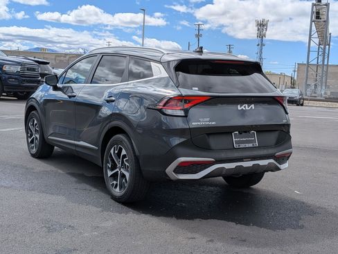 Used 2023 Kia Sportage EX AWD/4WD image 4