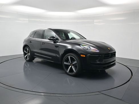 New 2026 Porsche Macan image 32