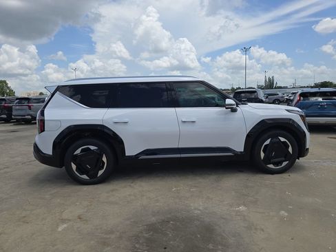 New 2026 Kia EV9 Land AWD/4WD image 9