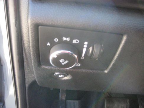 Used 2021 Jeep Grand Cherokee Laredo X AWD/4WD image 16