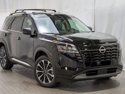 New 2026 Nissan Pathfinder Platinum image 1