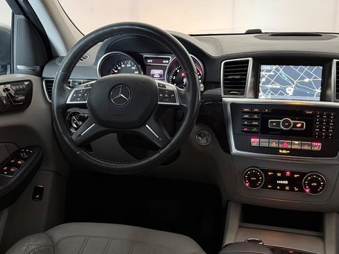 Used 2015 Mercedes-Benz GL 450 4MATIC image 30