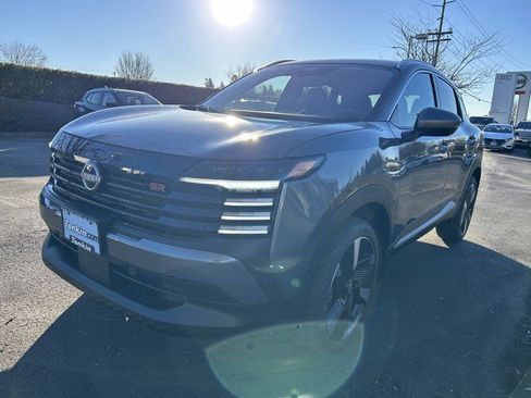 New 2025 Nissan Kicks SR w/ Illumination Package image 3