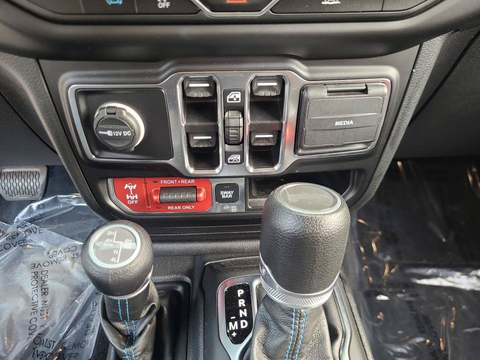 Used 2023 Jeep Wrangler Unlimited Rubicon 4xe AWD/4WD image 37
