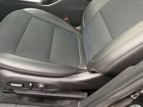 Used 2025 Buick Envista Preferred w/ Convenience I Package FWD image 12