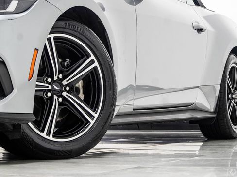Used 2024 Ford Mustang Premium RWD image 3