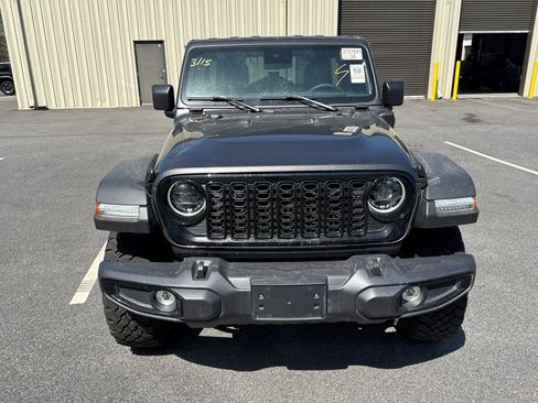 Used 2025 Jeep Wrangler Willys image 2