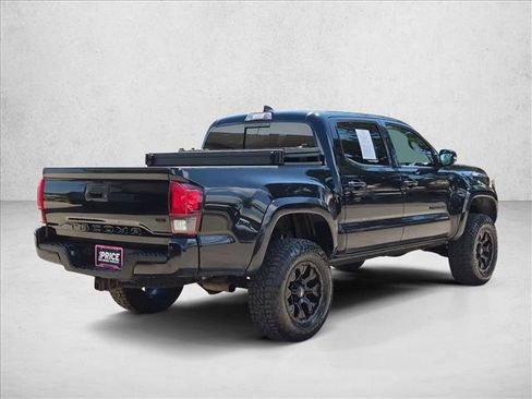 Used 2018 Toyota Tacoma TRD Sport w/ Technology Package AWD/4WD image 5