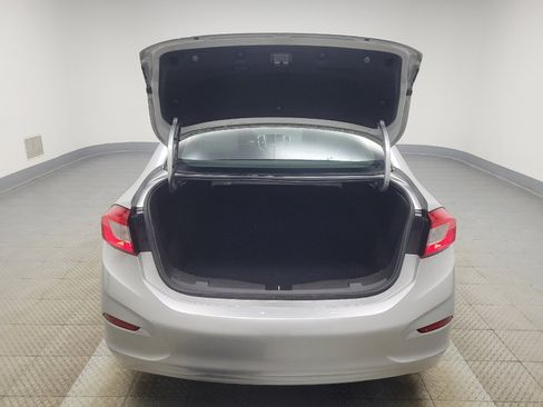 Used 2018 Chevrolet Cruze LT image 29
