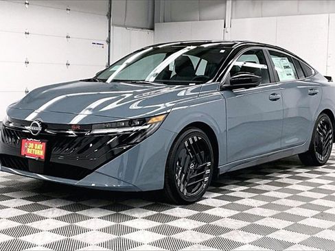 New 2026 Nissan Sentra SR image 2