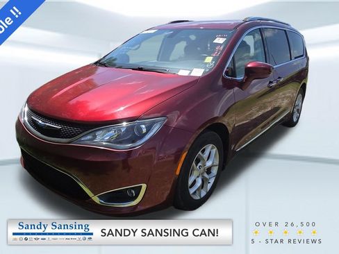 Used 2018 Chrysler Pacifica Touring-L w/ Tire & Wheel Group FWD image 1